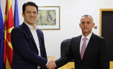 Sali e dorëzon MSH-në tek ministri i ri Fatmir Mexhiti