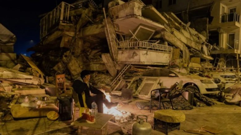 Tre persona të vdekur, mbi 650 të plagosur si pasojë e tërmetit të ri në Turqi