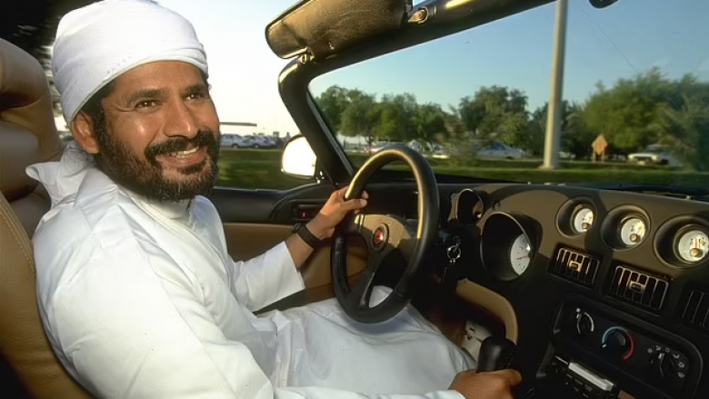 Koleksioni më i çuditshëm i veturave të sheikut të Abu Dhabi-t
