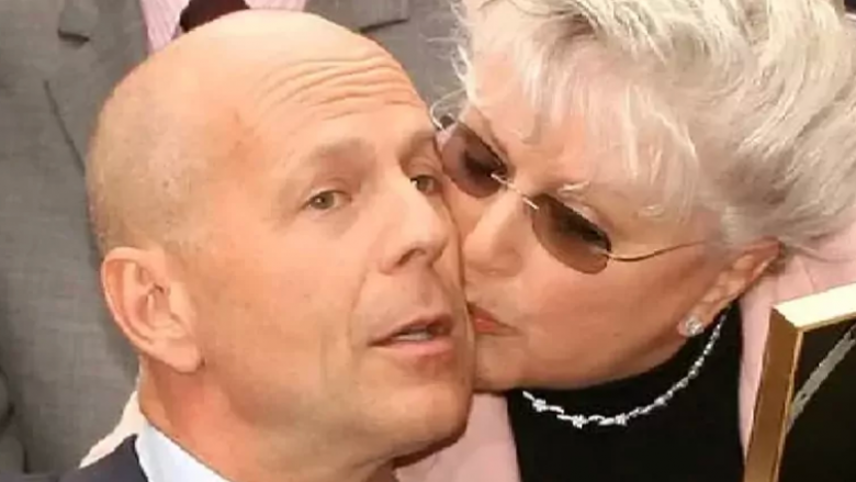 Nëna e Bruce Willis ka frikë se aktori nuk do ta njohë atë për shkak të sëmundjes së tij