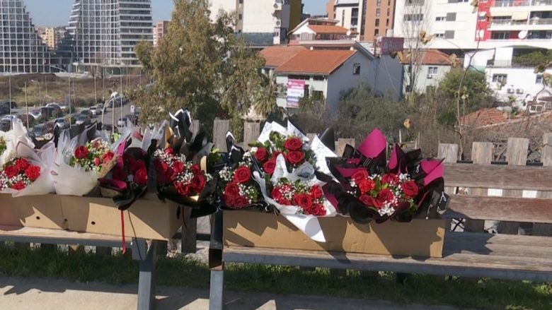 Edhe “Shën Valentini” në krizë, largimi i të rinjve dhe varfëria “rrudhin” festën në Shqipëri