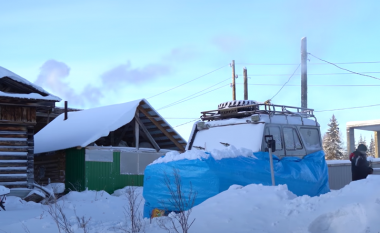 Të posedosh makinë në vendin më të ftohtë në planet ku temperaturat shkojnë minus 70 gradë, si banorët në Yakutia arrijnë të shmangin ngrirjen e automjeteve