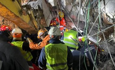 Shpëtimtarët nga Maqedonia shpëtuan një grua pas 114 orësh të kaluar nën rrënoja në Turqi