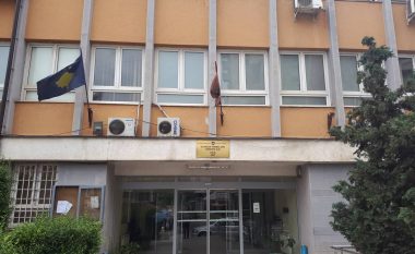 Prokuroria e Pejës paralajmëron ngritje të aktakuzës ndaj dhjetëra zyrtarëve komunalë të dyshuar për korrupsion