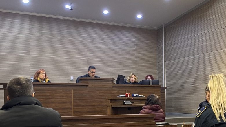 Gjykimi për masakrën e Izbicës, dëshmitarja thotë të akuzuarin Alidemaj e ka parë në oborrin e saj së bashku me forcat serbe