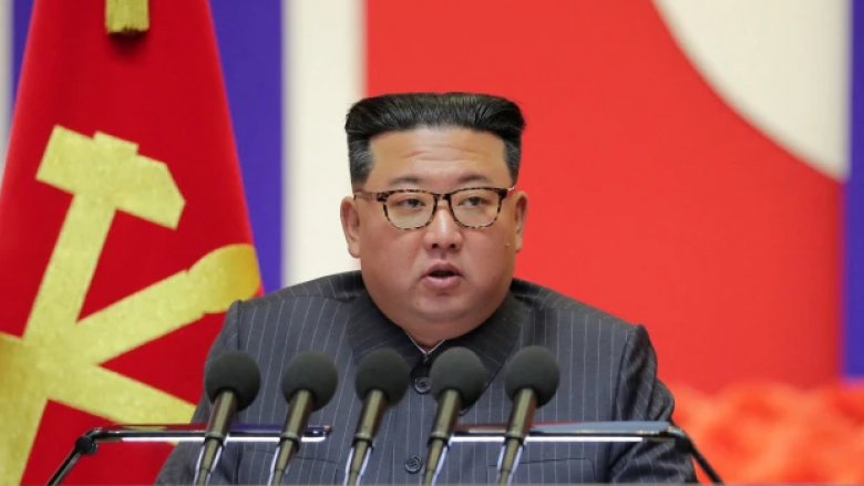 Kim Jong-un nuk është parë në publik për 35 ditë, duke nxitur thashethemet për shëndetin e tij