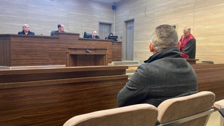 Gjyqtari i pezulluar nga puna thotë se 10 mijë euro të gjetura në banesën e tij ishin të motrës së gruas