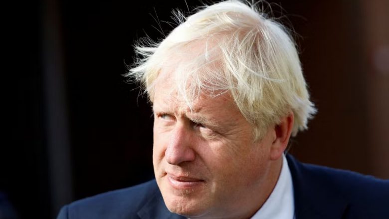 Boris Johnson i kërkon Britanisë së Madhe t’i ofrojë Ukrainës “të gjithë aeroplanët dhe tanket e saj”