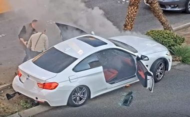 Shoferi shpëtoi disa sekonda përpara se vetura të përfshihej nga flakët në Las Vegas