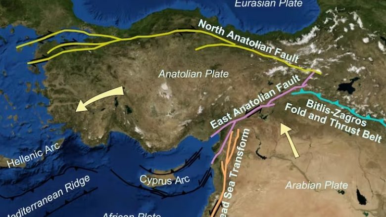 Gjeologu italian për tërmetin në Turqi: Toka lëvizi tri metra në disa dhjetëra sekonda