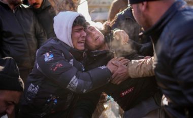 Numri i të vdekurve nga tërmeti në Turqi dhe Siri ka shkuar në mbi 20 mijë