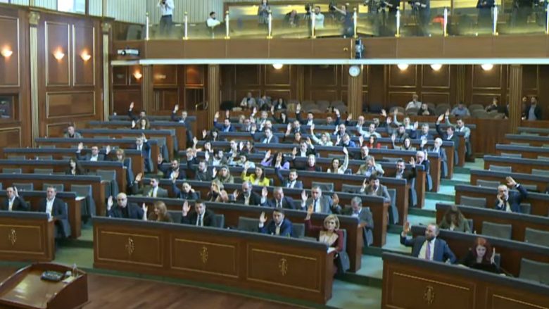 Kuvendi ratifikon Marrëveshjen për lëvizjen me letërnjoftime me Bosnjë dhe Hercegovinën
