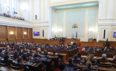 Deputetët bullgarë miratuan deklaratën për Maqedoninë e Veriut, dënojnë manifestimet antibullgare