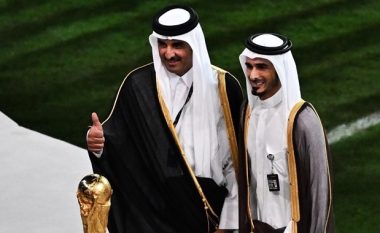 Sheiku i Katarit dërgoi ofertë zyrtare për të blerë Manchester Unitedin