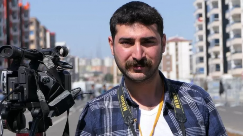 Gazetari i pavarur turk arrestohet nën dyshimin se ka shpërndarë lajme të rreme rreth tërmetit