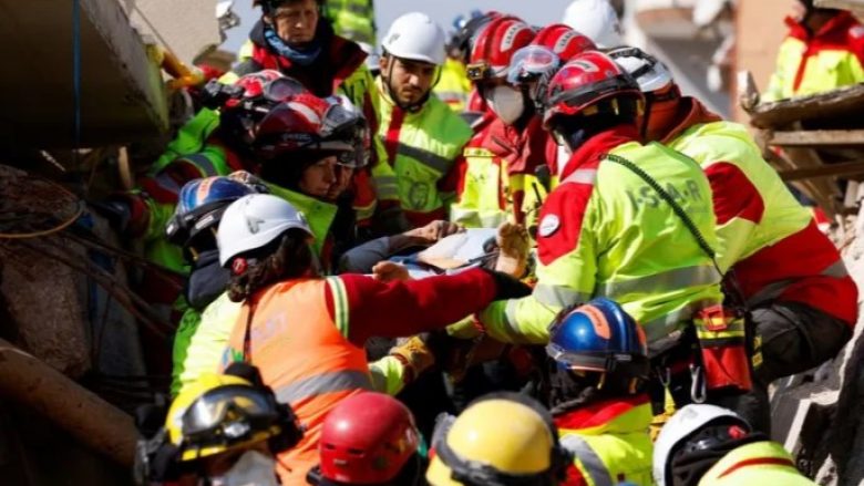 Turkja vdiq një ditë pasi u shpëtua në Kirikhan – ajo kishte kaluar 104 orë nën gërmadhat e ndërtesave