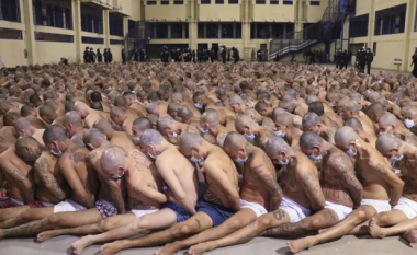 El Salvadori hapi një ‘mega burg’ me kapacitet prej 40 mijë personash