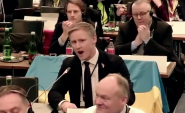Deputeti letonez nuk përmbahet, shan delegacionin rus gjatë një takimi të OKB-së