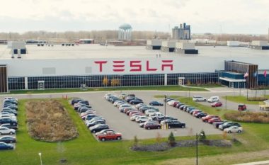 Tesla del me “teaser-in” e një produkti të ri