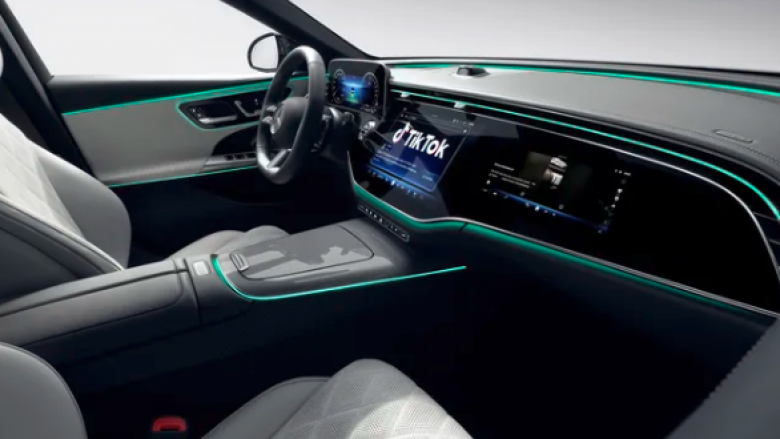 Mercedes-Benz E-Class do të vijë me një ekran gjigant me prekje, kamerë selfie dhe TikTok