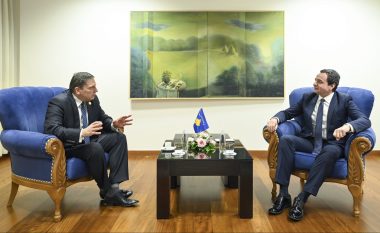 Kurti priti kandidatin për president të Serbisë, ai e uroi për Ditën e Pavarësisë së Kosovës