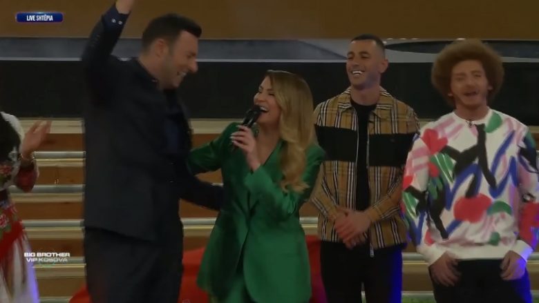 Leonora Jakupi futet në Big Brother VIP Kosova dhe iu këndon banorëve “A vritet pafajësia” për 17 shkurt