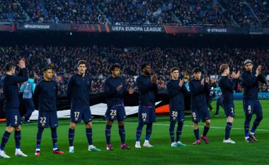 Xavi publikon listën për ndeshjen kthyese ndaj Man Utd, Barcelona me tri mungesa të mëdha