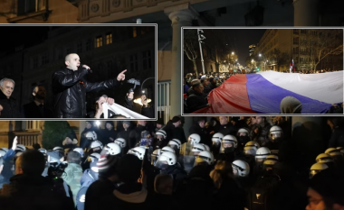 Djathtistët serbë, me simbole të Wagner-it, protestojnë në Beograd kundër propozimit evropian për marrëveshjen Kosovë-Serbi