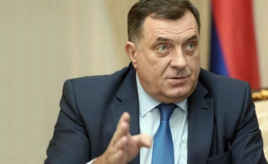 Udhëheqësi i serbëve të Bosnjës, Milorad Dodik, zotohet ta copëtojë vendin pavarësisht paralajmërimeve amerikane