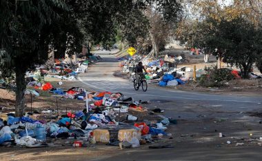 Strehimi, ndotja dhe krimi – në dy vitet e fundit, mbi 500 mijë njerëz braktisën Kaliforninë