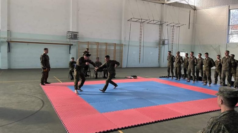 Moduli i arteve marciale në FSK, ushtarakët përvetësojnë teknika të ndryshme
