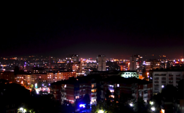 Zhurma e pazakontë e dëgjuar mbrëmë në Prishtinë, KEK-u thotë se erdhi nga një lidhje e shkurtër në bllokun A4