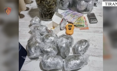 Shpërndanin kokainë në Tiranë, arrestohen dy persona, mes tyre një i mitur