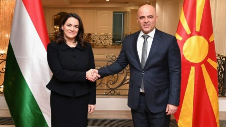 Kovaçevski takoi presidenten hungareze: Evropës i nevojitet Maqedonia e Veriut