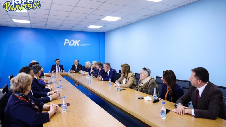 15 vjetori i pavarësisë, Krasniqi takon deputetët e PDK-së që nënshkruan deklaratën