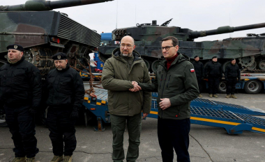 Shfaqen imazhet e para: Tanket Leopard 2 arrijnë në Ukrainë