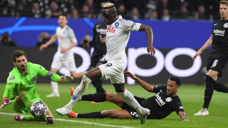 Napoli komod në triumfin ndaj Frankfurtit, i afrohet çerekfinales