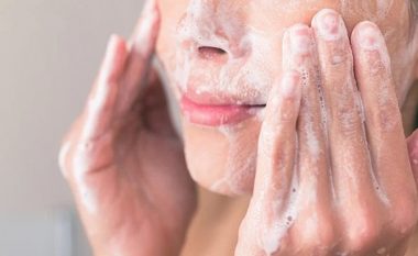 Rëndësia e pastrimit të fytyrës