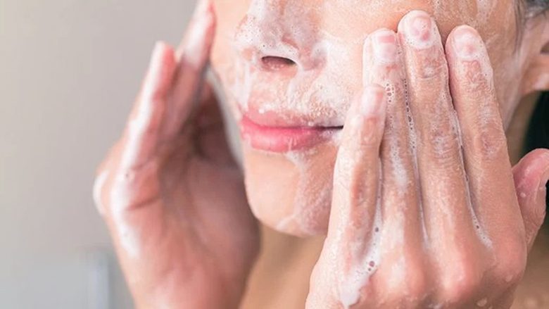 Rëndësia e pastrimit të fytyrës