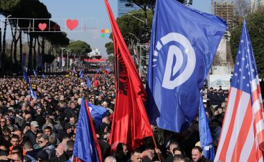 Policia rrethon Kuvendit e Shqipërisë, masat për protestën e opozitës