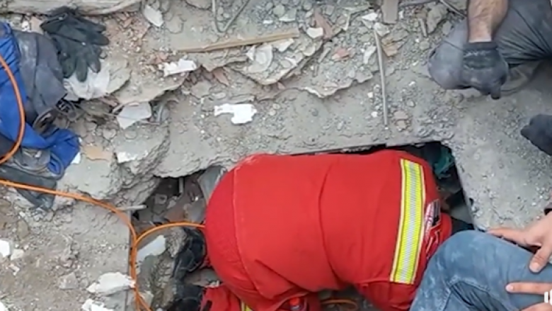 Tërmeti në Turqi, ekipi shqiptar shpëton fëmijën pesë vjeç dhe nxjerr nga rrënojat gjashtë trupa të pajetë
