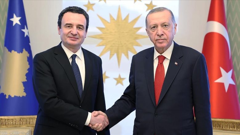 Pamjet e para nga takimi i Erdoganit me Kurtin