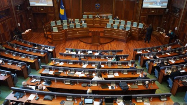 Kuvendi s’ka kuorum, nuk hidhet në votim rezoluta për adresimin e rritjes së tatimit në pronë