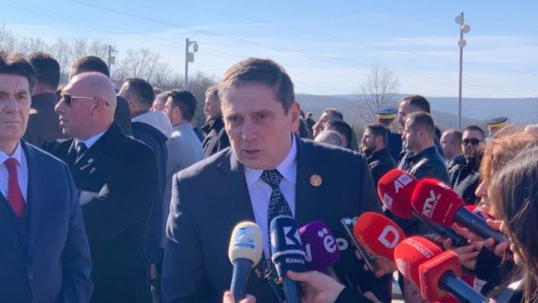 Kandidati për president në Serbi viziton Prekazin, kërkon falje për krimet e shtetit të tij