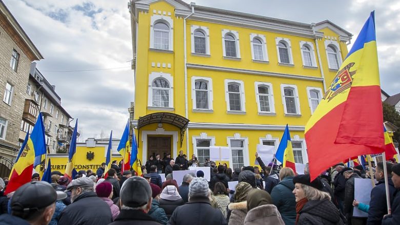 Protestat në Moldavi, 54 persona arrestohen – policia akuzon shërbimet ruse për trazira të mëdha