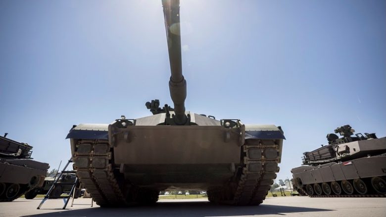 Shtetet e Bashkuara planifikojnë që tanket Abrams, t’ia dorëzojnë Ukrainës deri në vjeshtë