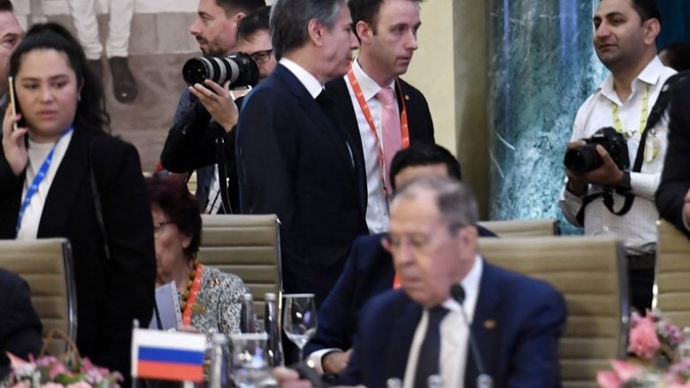 Takohen Blinken dhe Lavrov, Sekretari amerikan ia numëron tri pika ministrit të Jashtëm rus