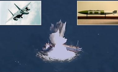 Ushtria amerikane teston bombën më të re 900 kilogramëshe, anijen për transportimin e mallrave e ndan në dysh