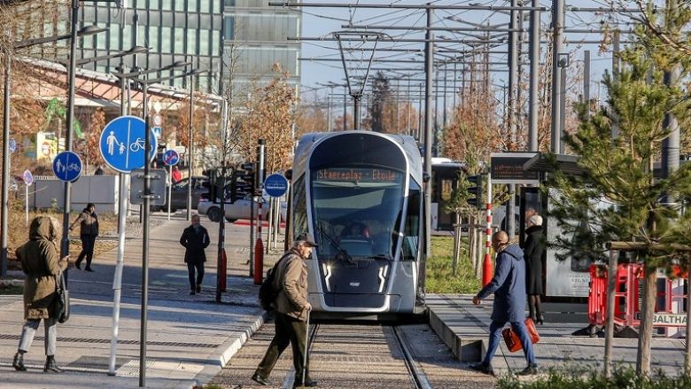 Në vendin më të pasur në Evropë, transporti publik është falas – të gjithë thonë se janë të kënaqur