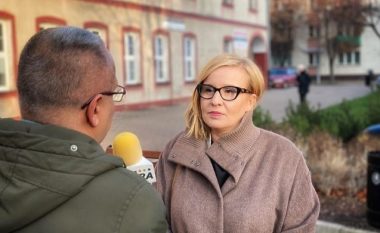 Djali i një politikane opozitare në Poloni vrau veten, pasi mediat në pushtet zbuluan se ishte viktimë e pedofilisë
